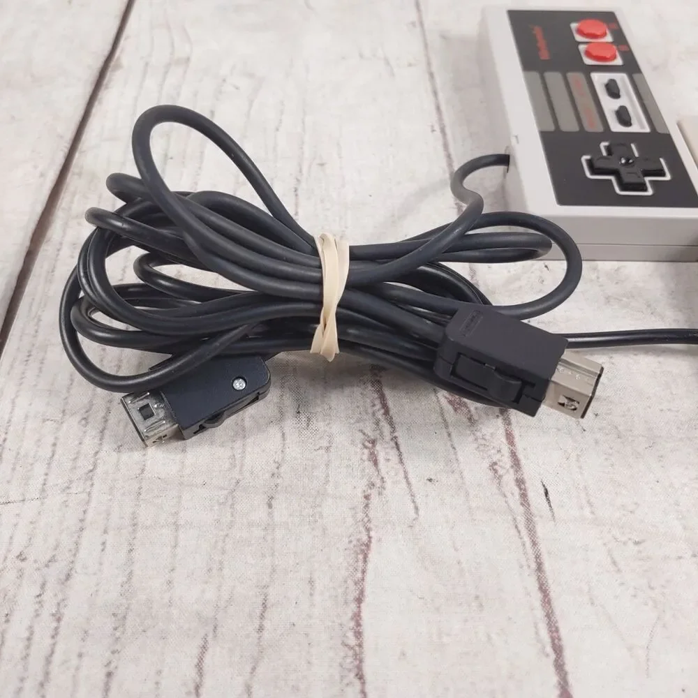 OEM Nintendo NES Classic MINI Edition - 2 CONTROLLERS - CLV-001 Authentic TESTED